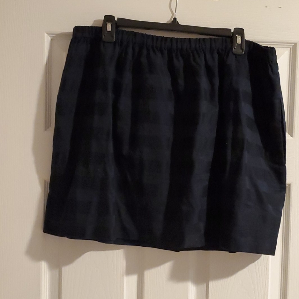 Gap skirt